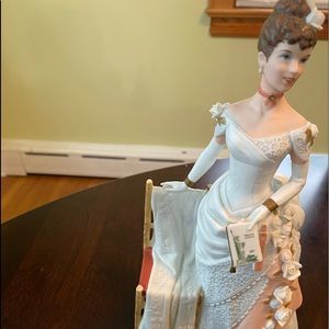 Vintage Avon’s 1st Rep. Mrs. P.F.E. Albee Figure